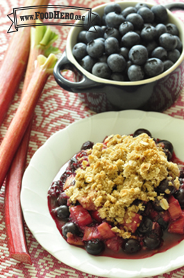 Foto de Postre Crujiente de Ruibarbo y Arándanos