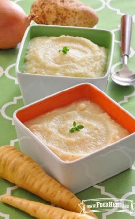 Small bowls of smooth parsnip soup.