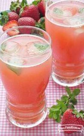 agua con sabor a fresa
