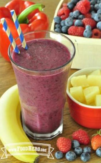Creamy and purple Bell Pepper Smoothie is displayed in a glass.